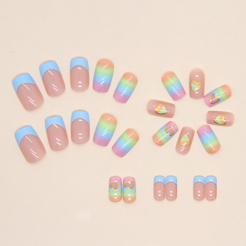 Künstlerische Herz-Themen Press-On Nageldesigns Brehn