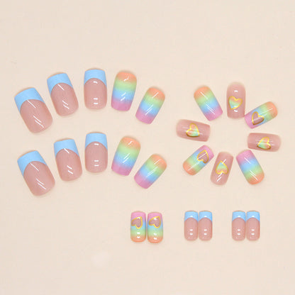 Künstlerische Herz-Themen Press-On Nageldesigns Brehn