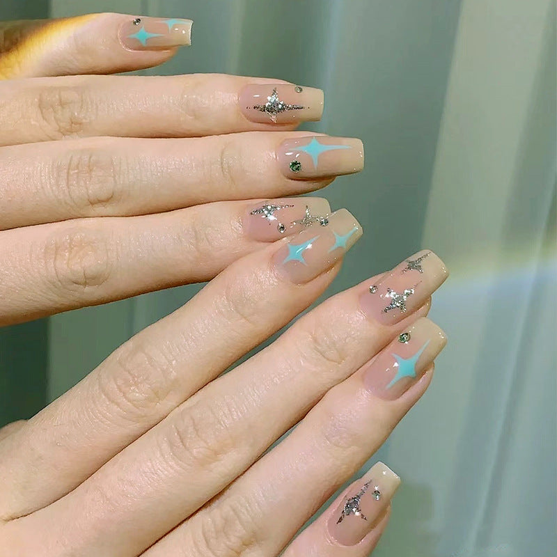 Kunstnagelset mit funkelnden Sternen- und Glitzerelementen Brehn