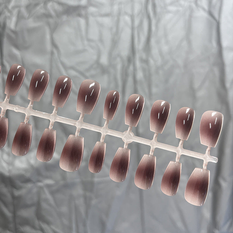 Elegante French Tip Press-On Nagelkollektion Brehn
