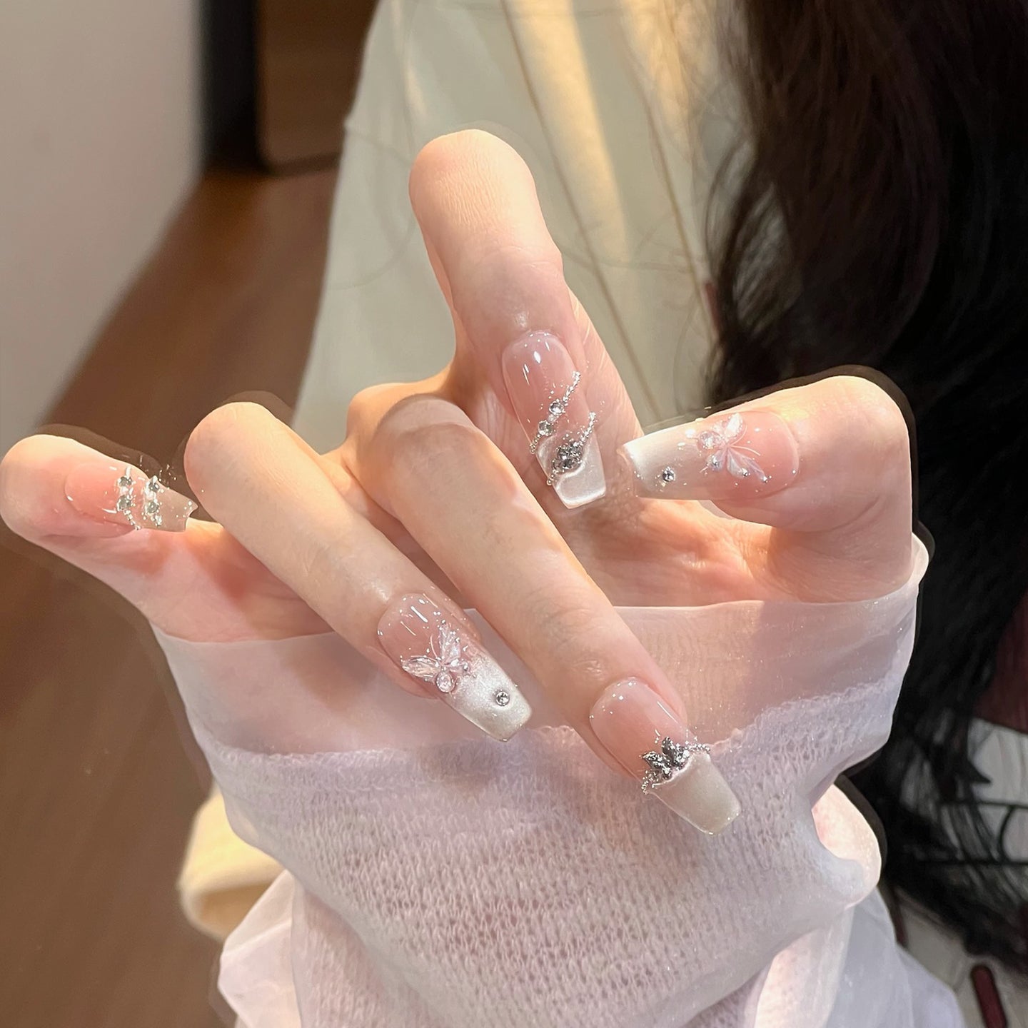 Elegante dekorative Press-On Nail Set Brehn
