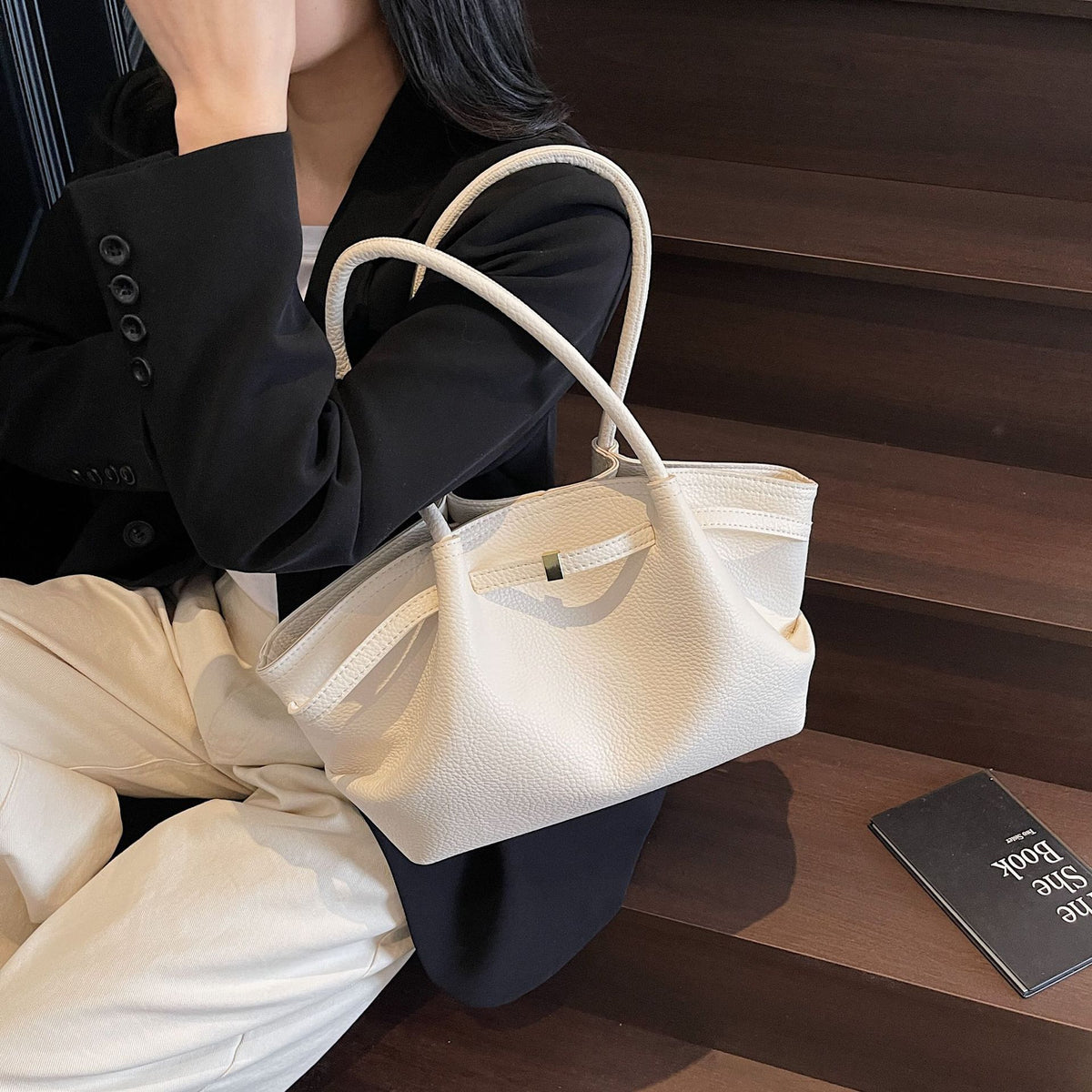 Klassische Narbenleder Tote Bag