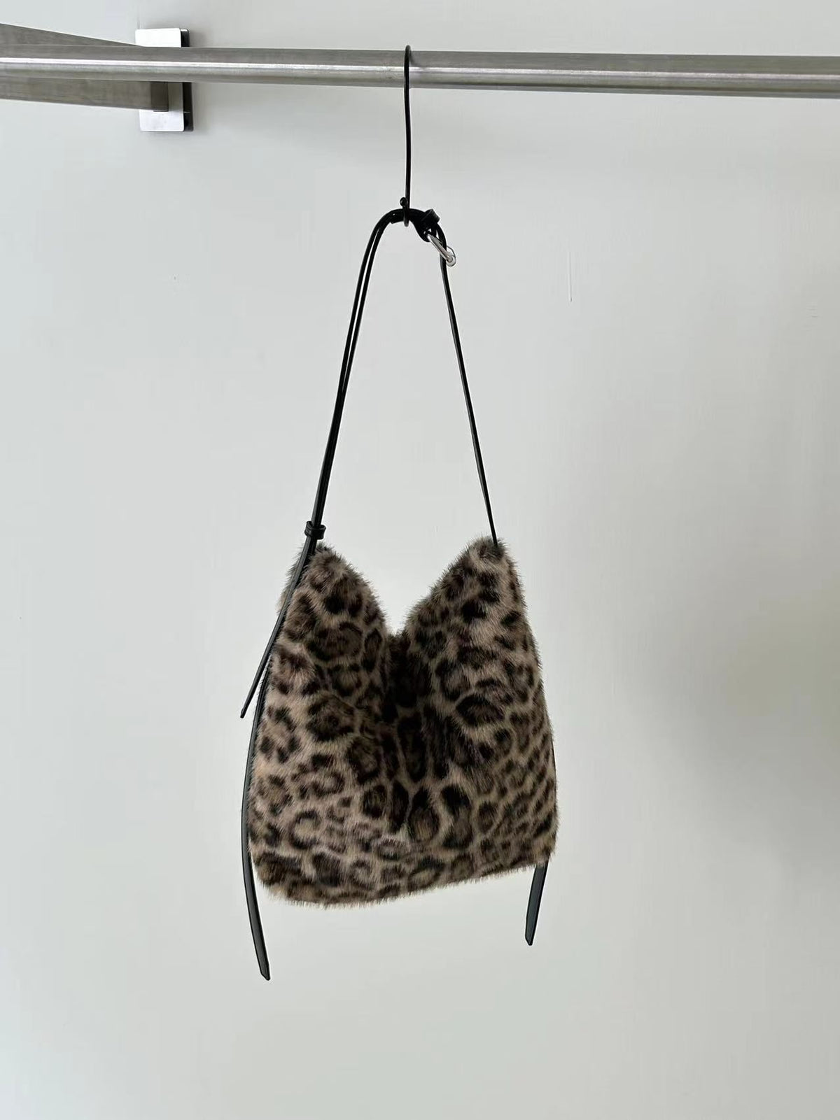 Zeitgenössische Kunstpelz-Handtasche
