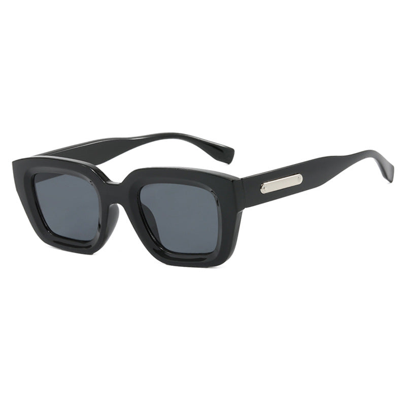 Damen quadratische Sonnenbrille mit transparentem Rahmen und braunen Gläsern Brehn