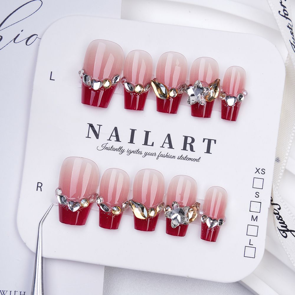 Kreatives thematisches Press-On-Nagelset Brehn