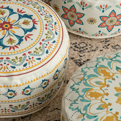 Rundes Sitzpouf mit gewebtem Baumwollbezug und ethnischem Mandala-Print Brehn