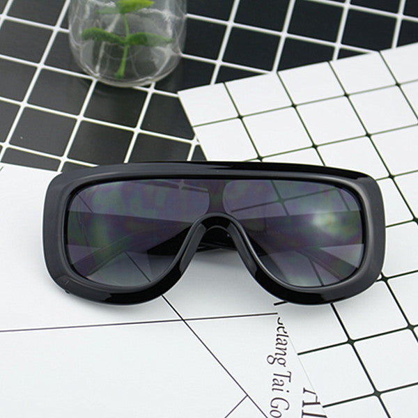 Damen Sportliche oversized Sonnenbrille mit futuristischem Design Brehn