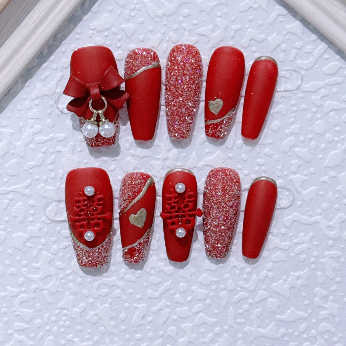 Elegantes mit Strass verziertes Press-On-Nagelset