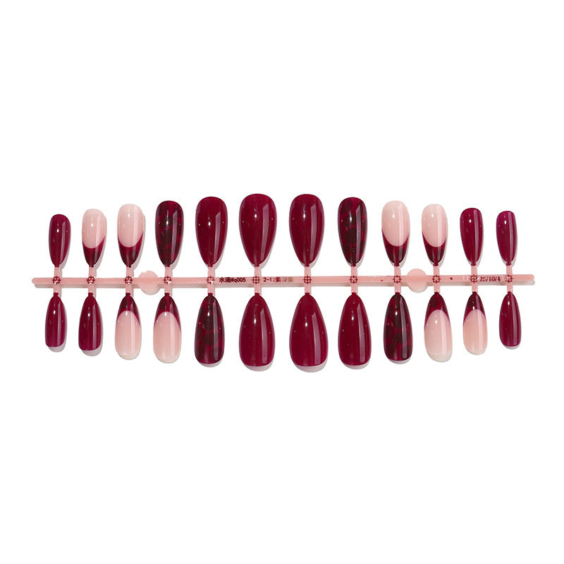 Stylisches Press-On-Nagelset mit geometrischen und gradienten Designs Brehn