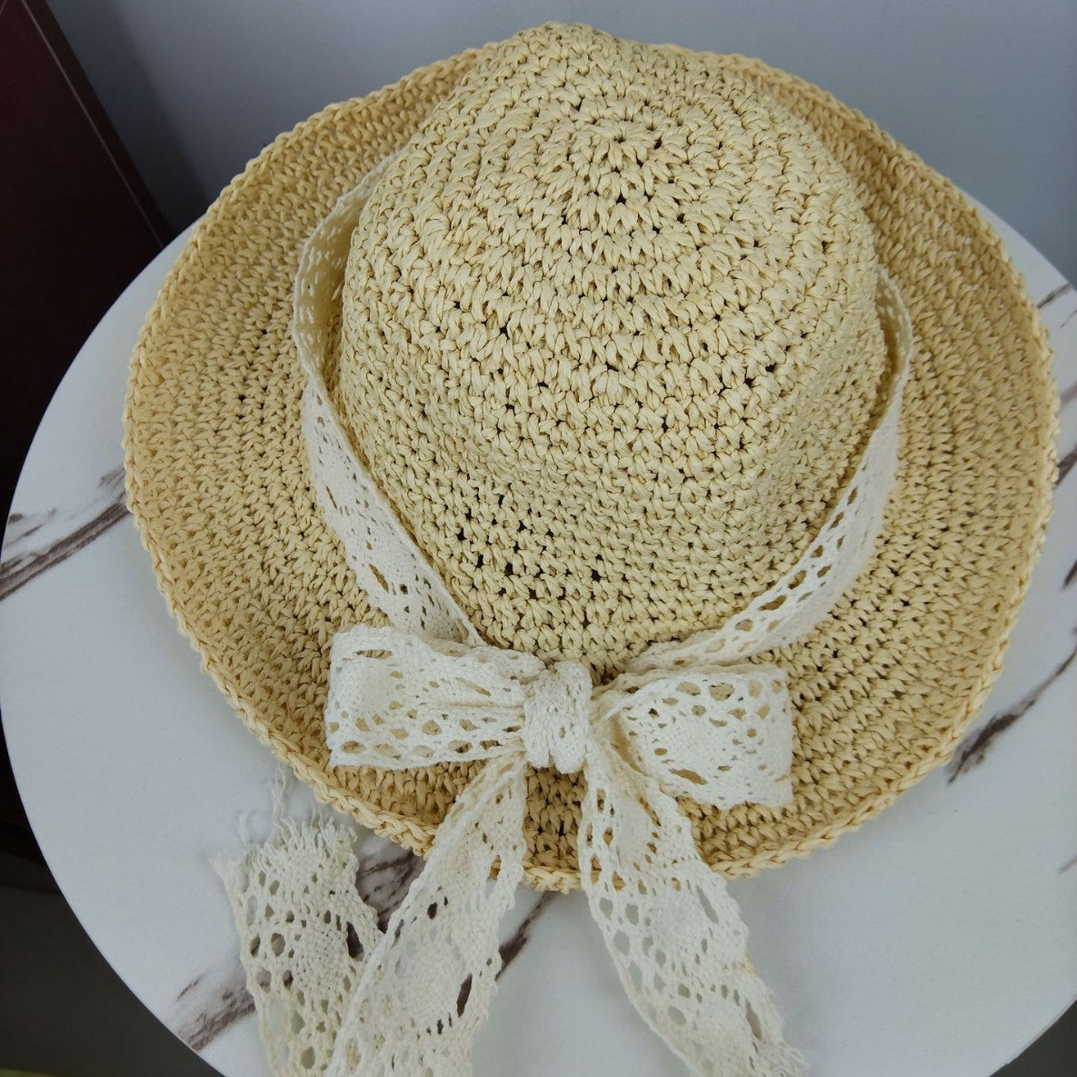 Eleganter und Modischer Strohhut mit Spitzenband Brehn