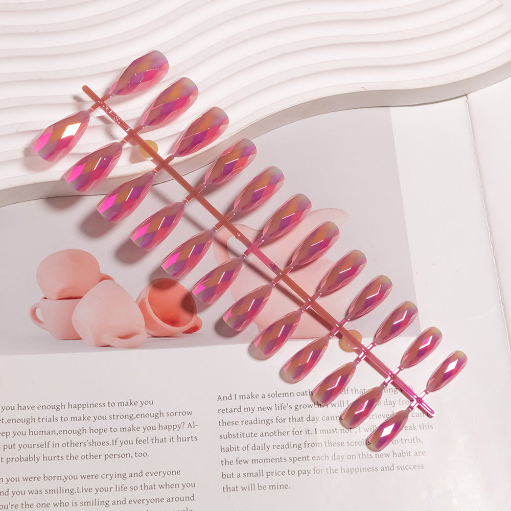 Künstlerisches Press-On-Nagel-Set mit geometrischem Design Brehn