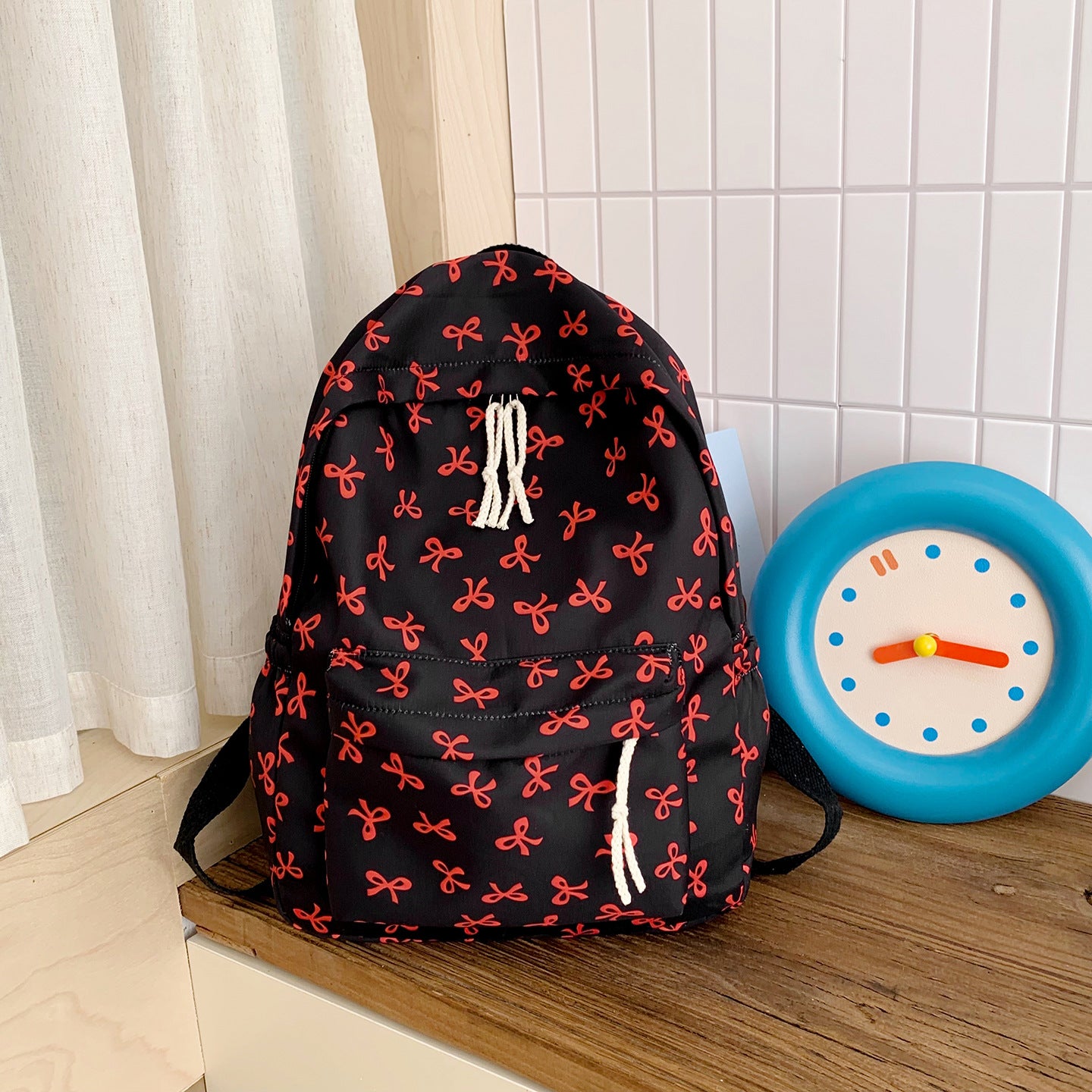 Rucksack mit Kreativem Schleifenmotiv und Durchdachten Stauräumen Brehn