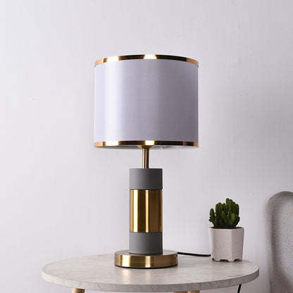 Moderne stilvolle Tischlampe