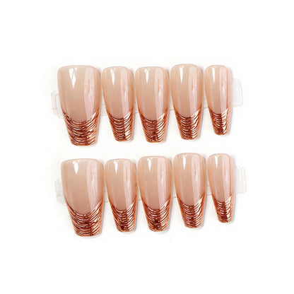 Glamouröse French Tip Nagelkunst Brehn