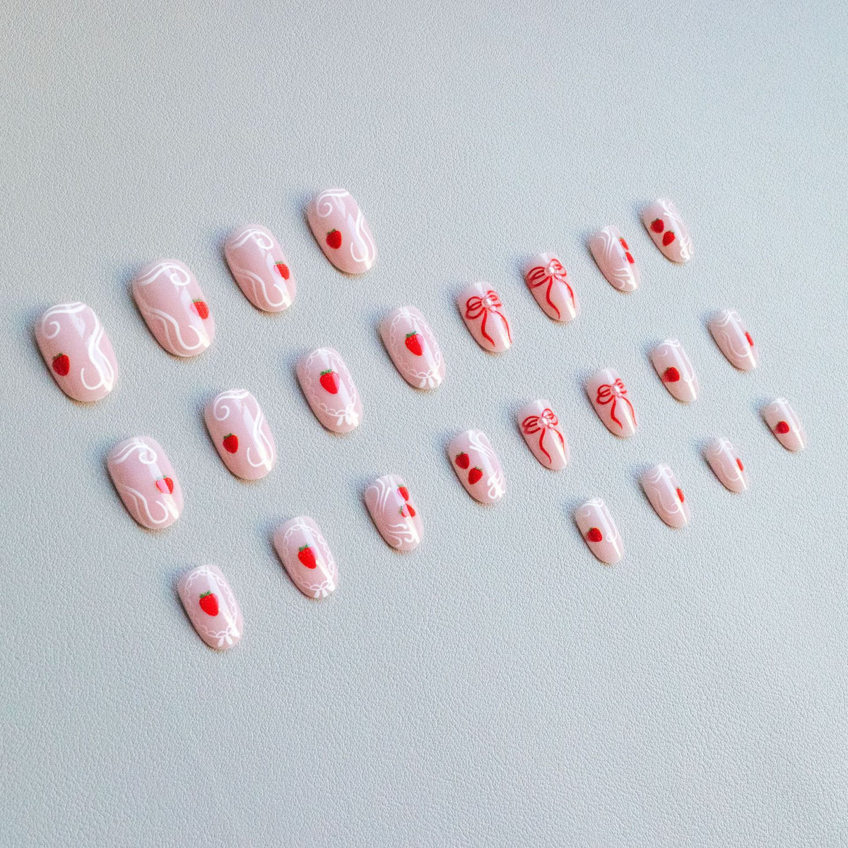 Künstlerisches Erdbeer-Nagelkunst-Set
