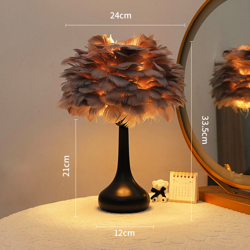 Federstil beleuchtete Tischlampe