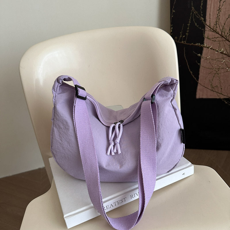 Bequeme lockere Schultertasche