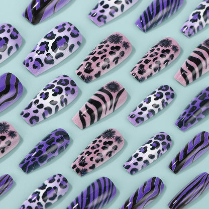 Kunstnägel im kreativen Leoparden- und Streifen-Design Brehn