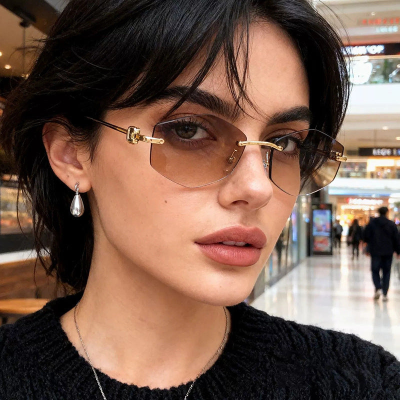 Damen modische Sonnenbrille mit hexagonalem Gestell und luxuriösen Akzenten Brehn