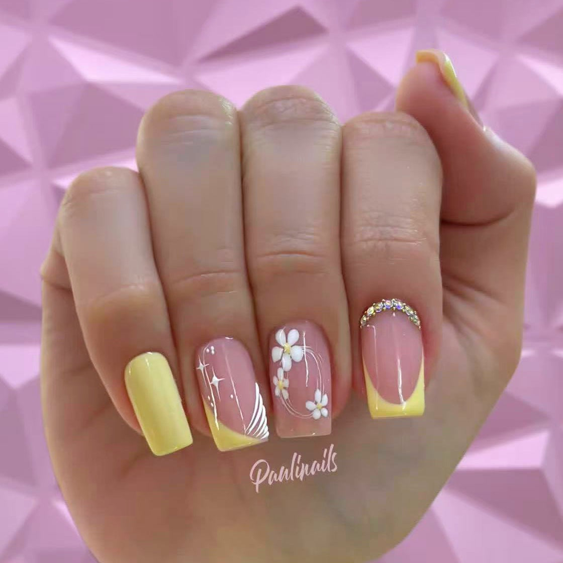 Kunstnagel-Set mit Blumenmuster und Glitzer Brehn