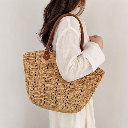 Strandkorb-Tasche mit Geflochtenem Design und Komfortablen Ledergriffen Brehn