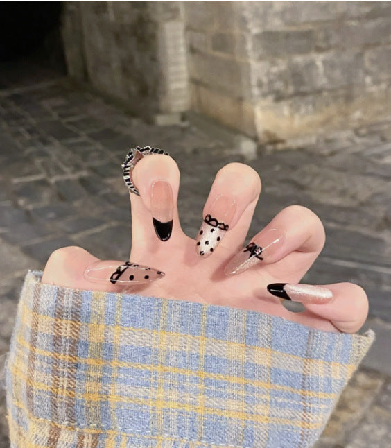 Elegante Stiletto-Press-On-Nägel mit floralem Design Brehn