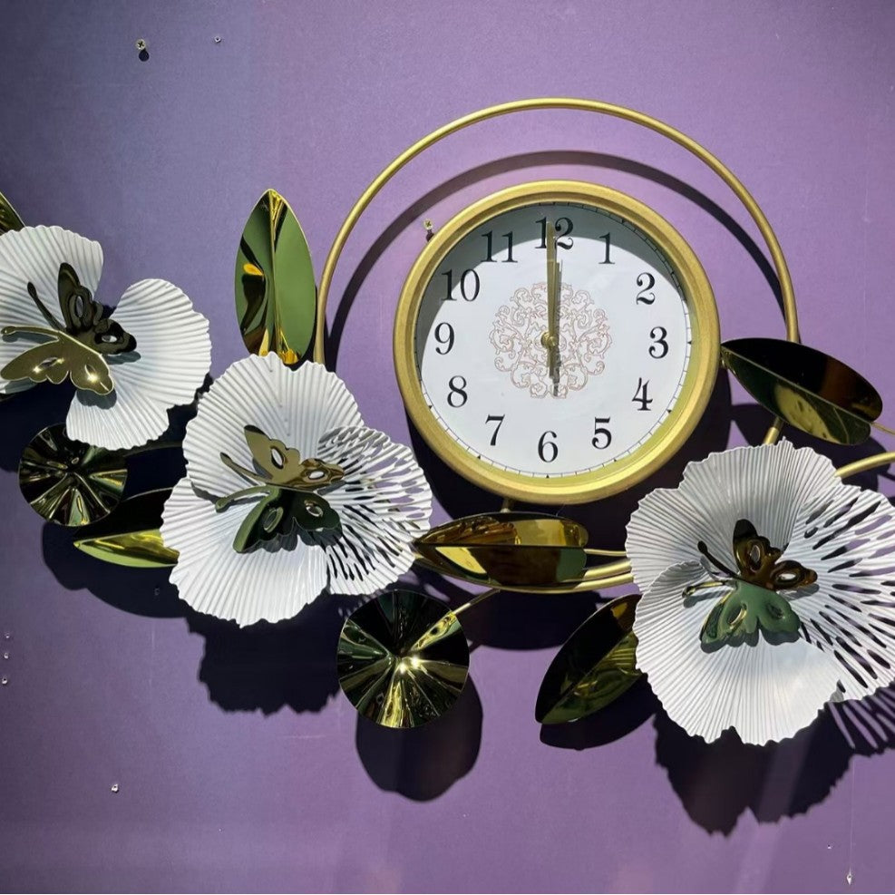 Blumen-Wanduhr mit Blattdesign Brehn