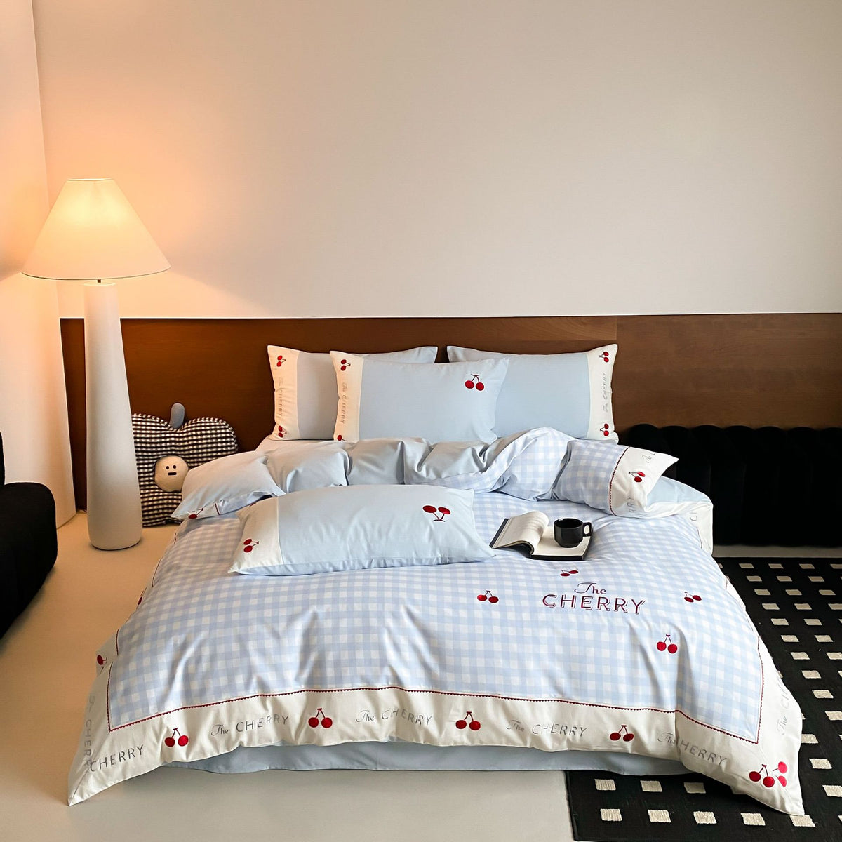 Bettwäsche-Garnitur mit Gingham-Karo und Kirsche-Stickerei