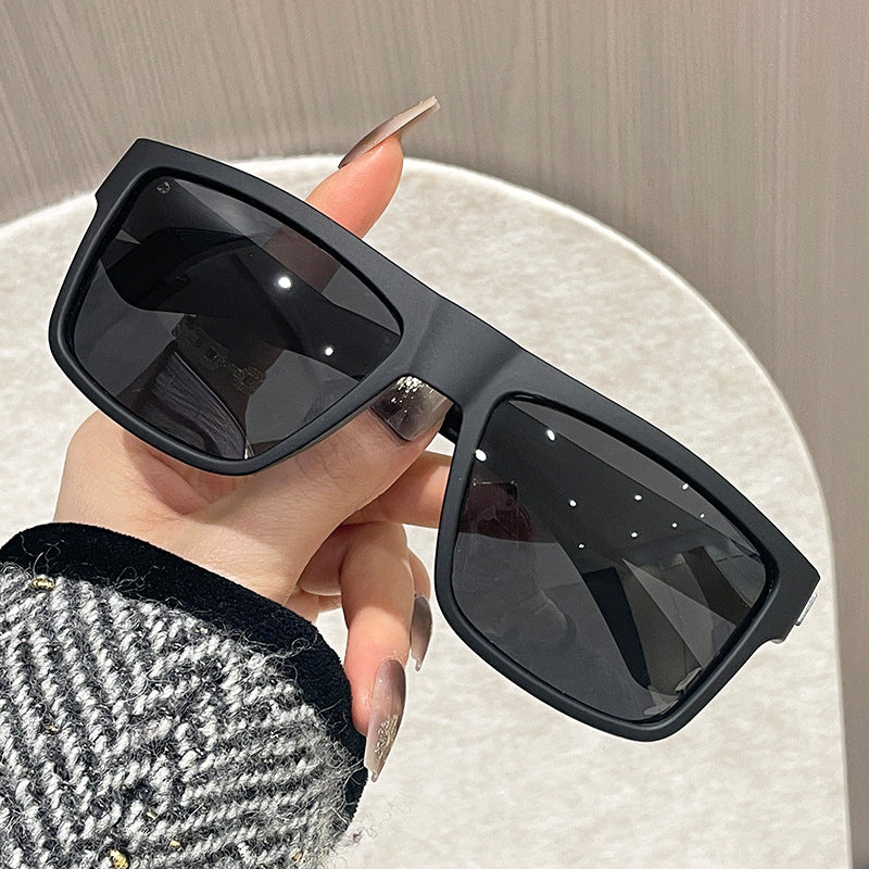 Damen modische Sonnenbrille im geometrischen Design Brehn