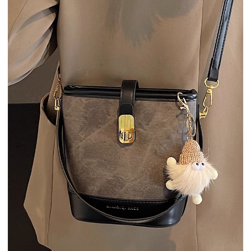 Elegante Strukturierte Eimer Tasche Brehn