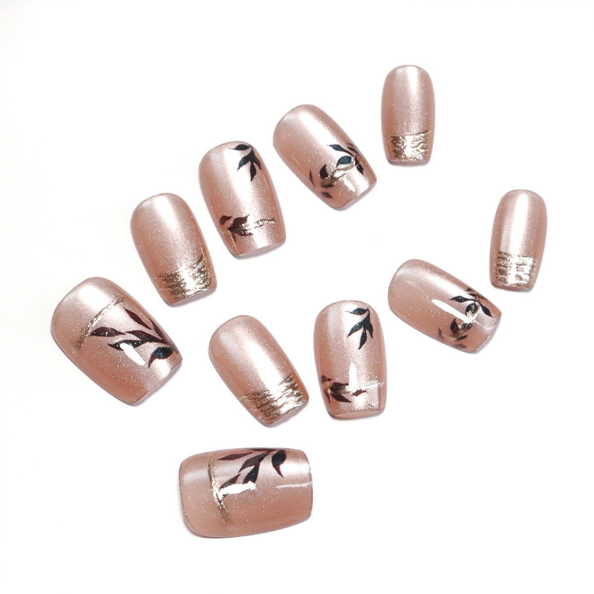 Kunstvolle Nagelkunst mit elegantem Blattdesign Brehn
