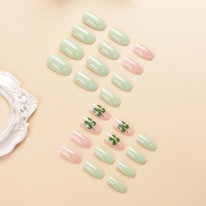Dekoratives Press-On Nagelkunstset mit Kleeblatt-Design Brehn