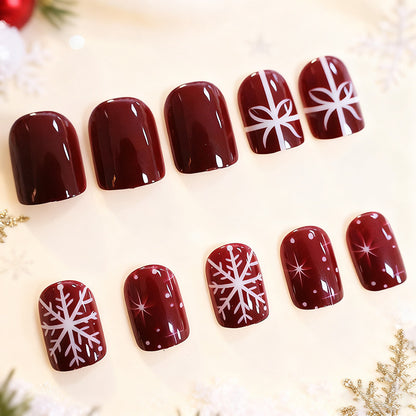 Festliche Winter-Nagelkunst Brehn