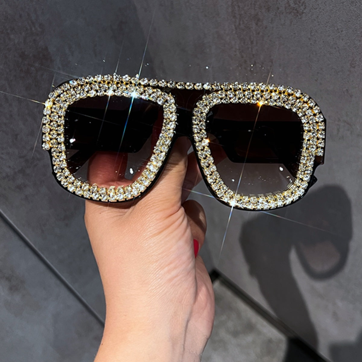 Damen Glamouröse Sonnenbrille mit extravagantem Kristallrahmen Brehn