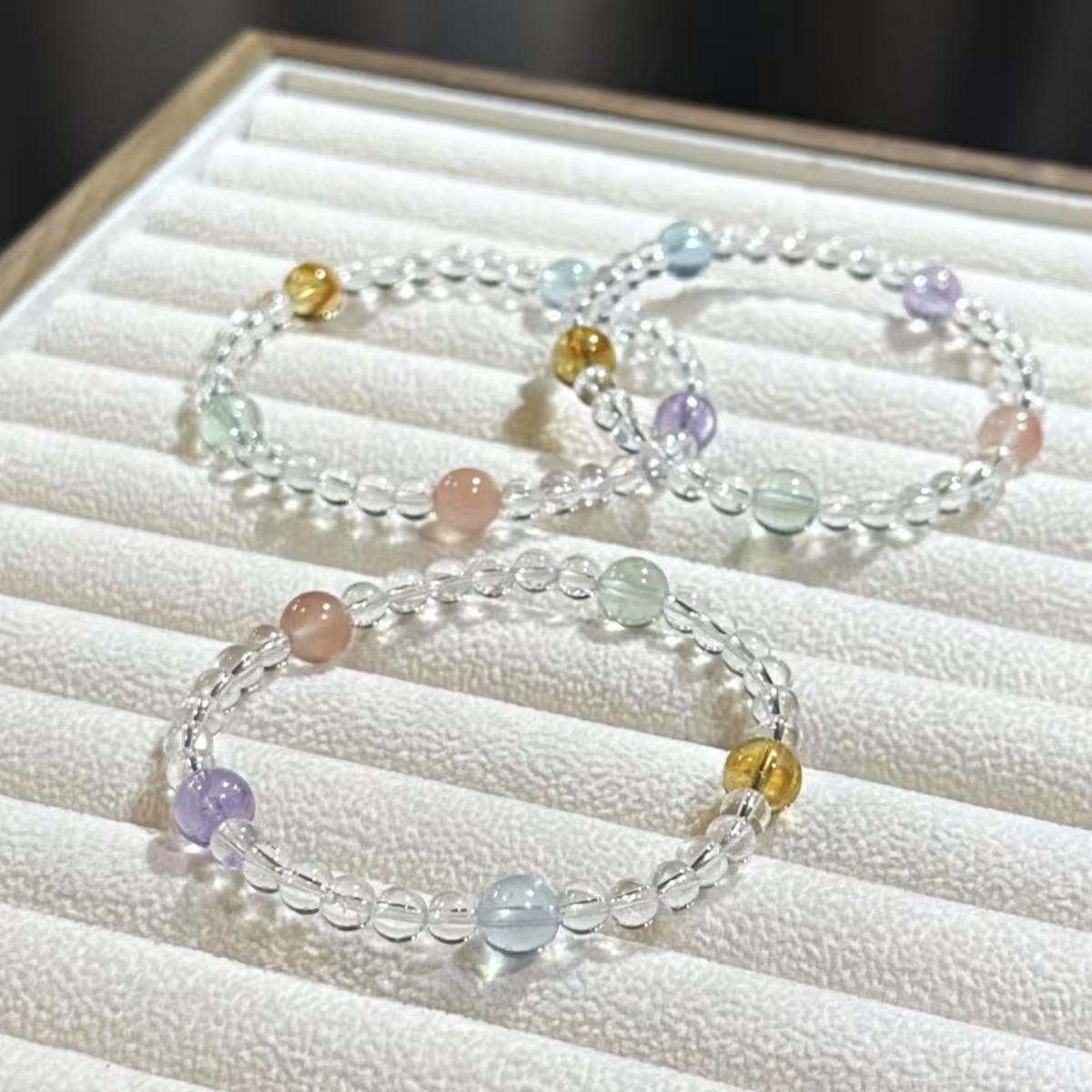 Verstellbares Edelstein-Stretch-Armband Brehn