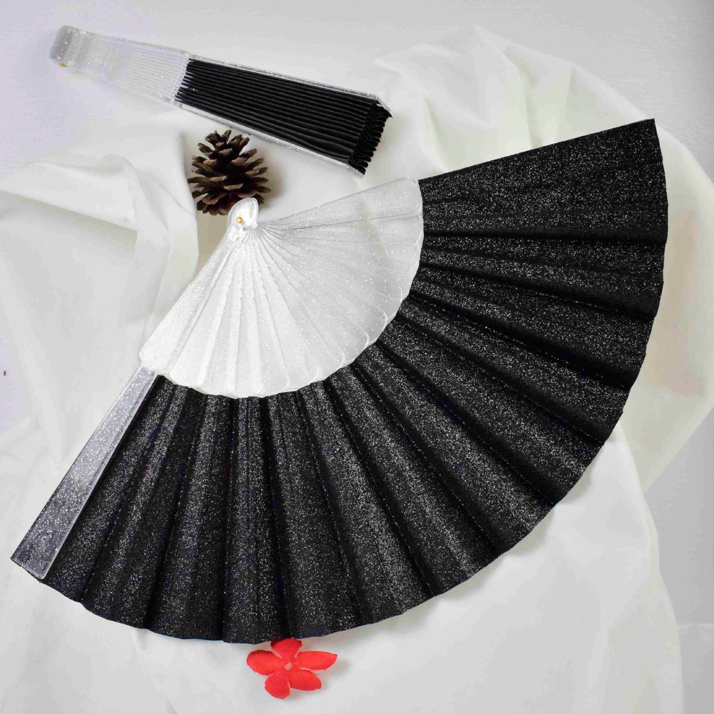 Damen Glitzernder Handfächer aus hochwertigem Material Brehn