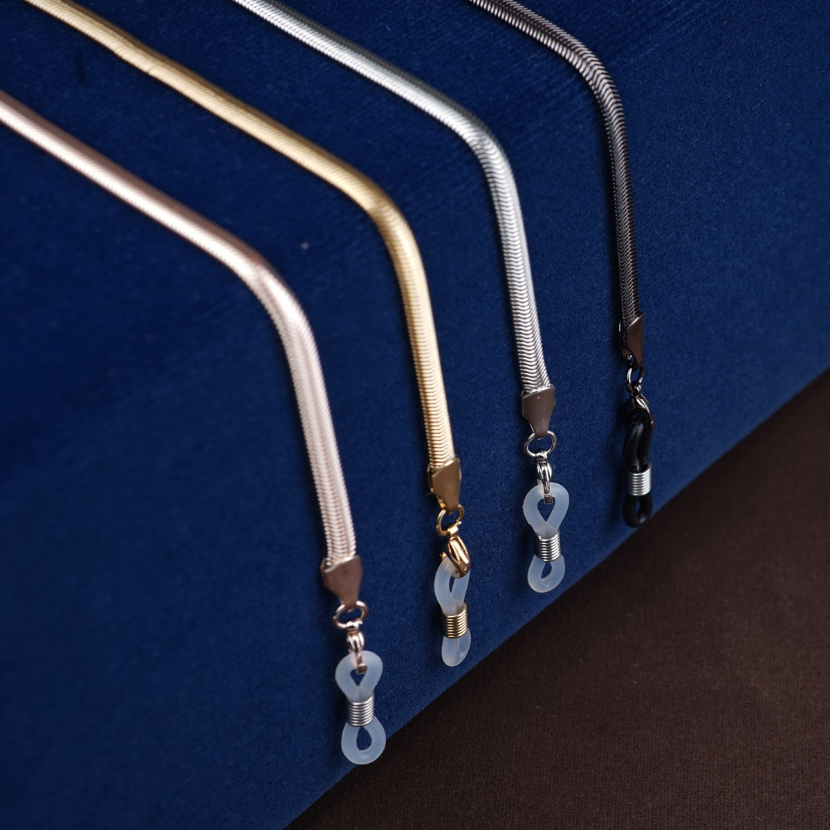 Sleek Snake Chain Brilleband Brehn