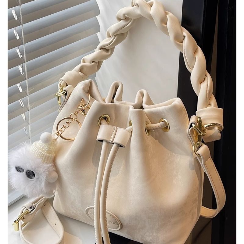 Stylische gehäkelte Schultertasche Brehn