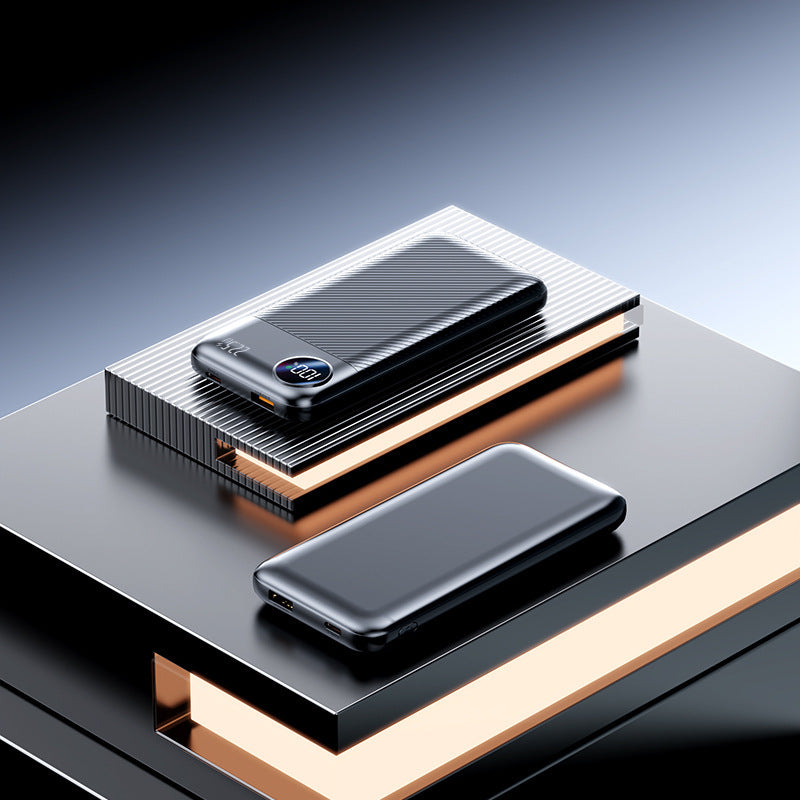 Tragbare Powerbank mit integrierten Ladekabeln und digitaler Anzeige Brehn