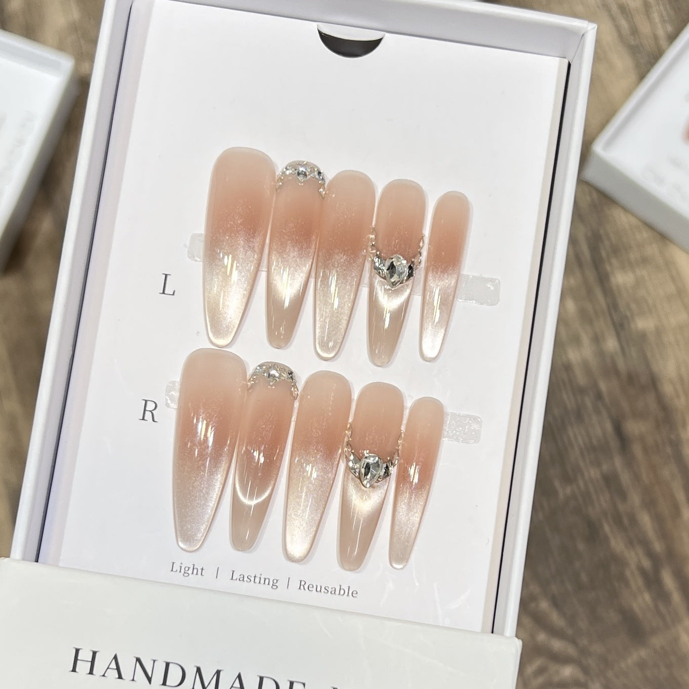 Wiederverwendbares Press-On Nagelkunst Set Brehn
