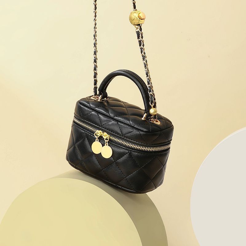Gepolsterte Mini Kettenhandtasche Brehn