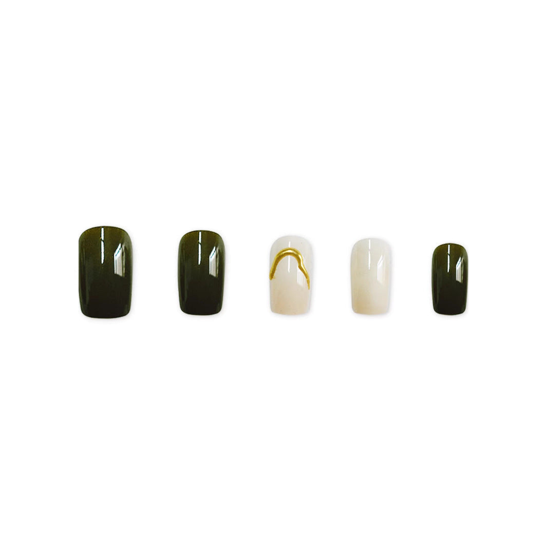 Künstlerisches Press-On-Nageldesign Brehn