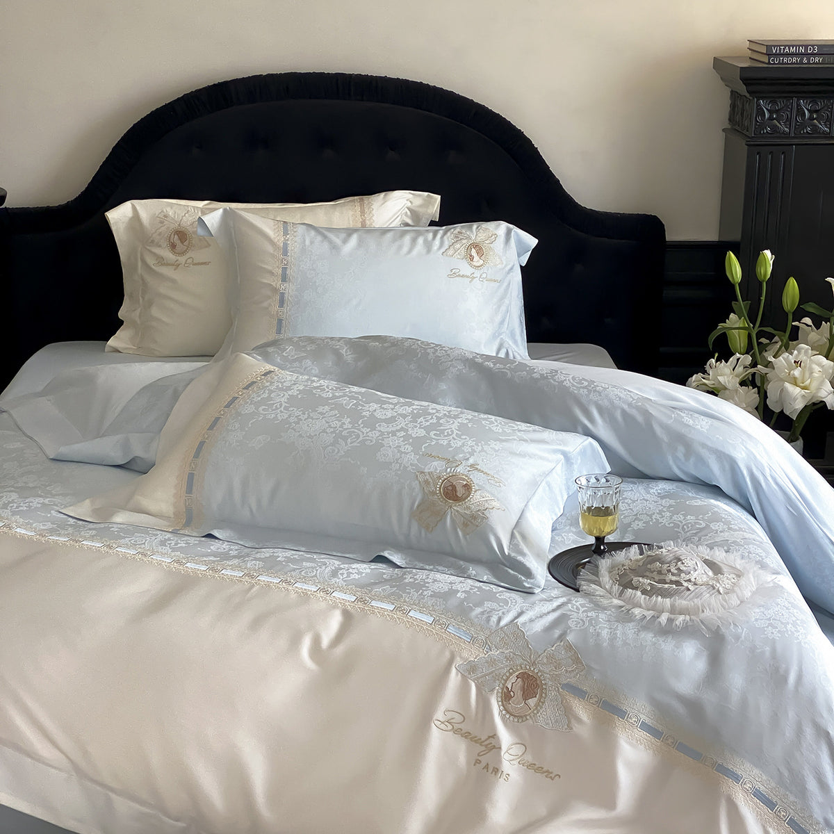 Luxuriöses Satin-Bettwäsche-Set mit feiner Stickerei und Kissenbezügen