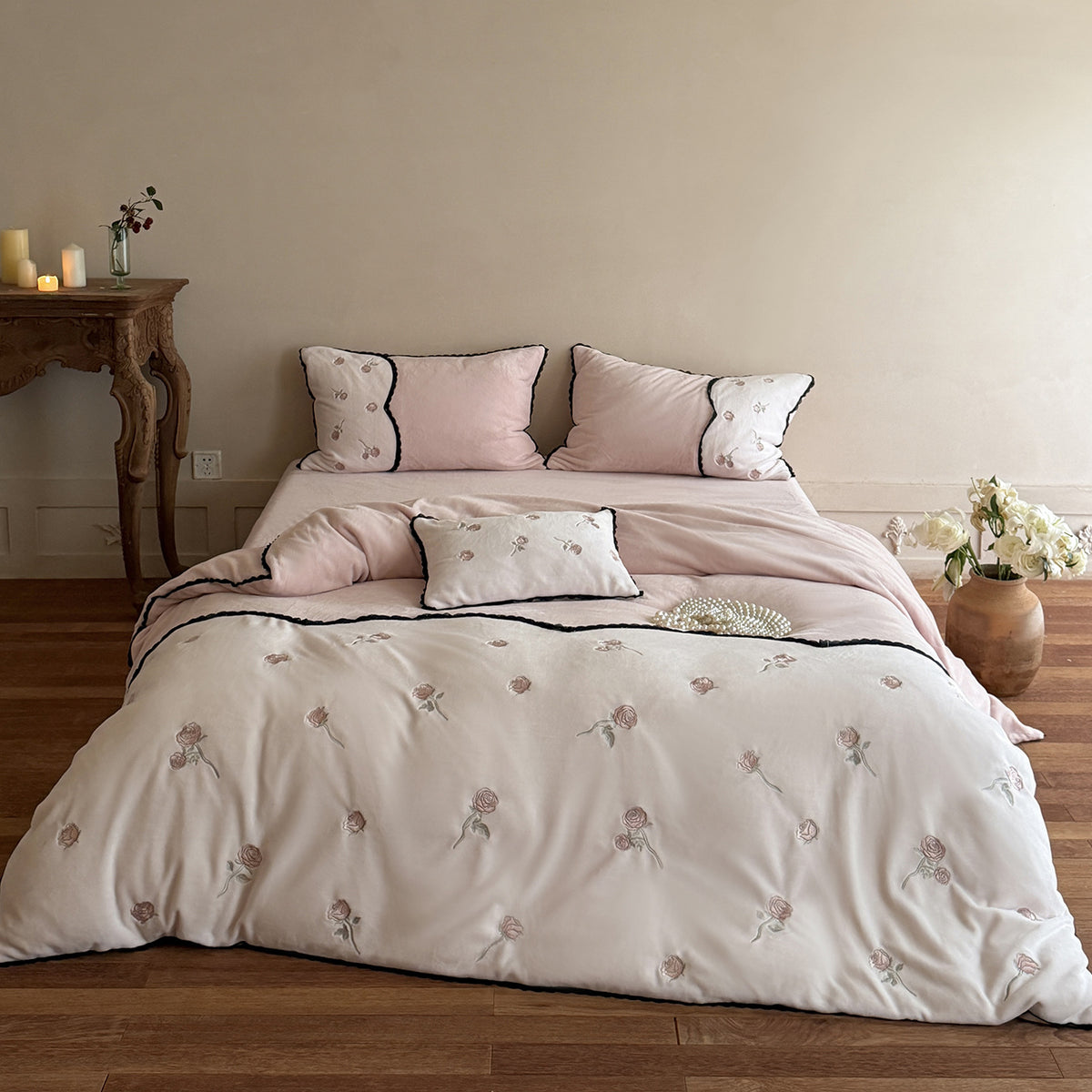 Bestickte florale wendbare Samt-Bettbezug-Sets