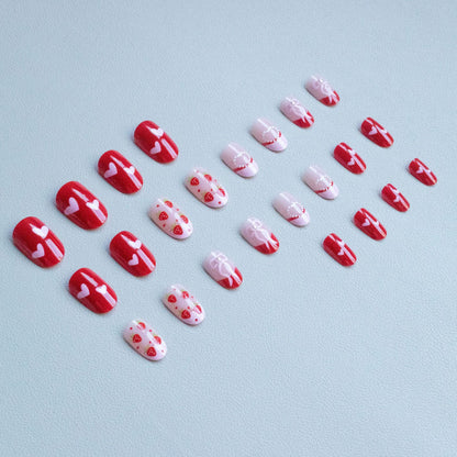 Charmantes Erdbeer-Themen-Nagelkunstset