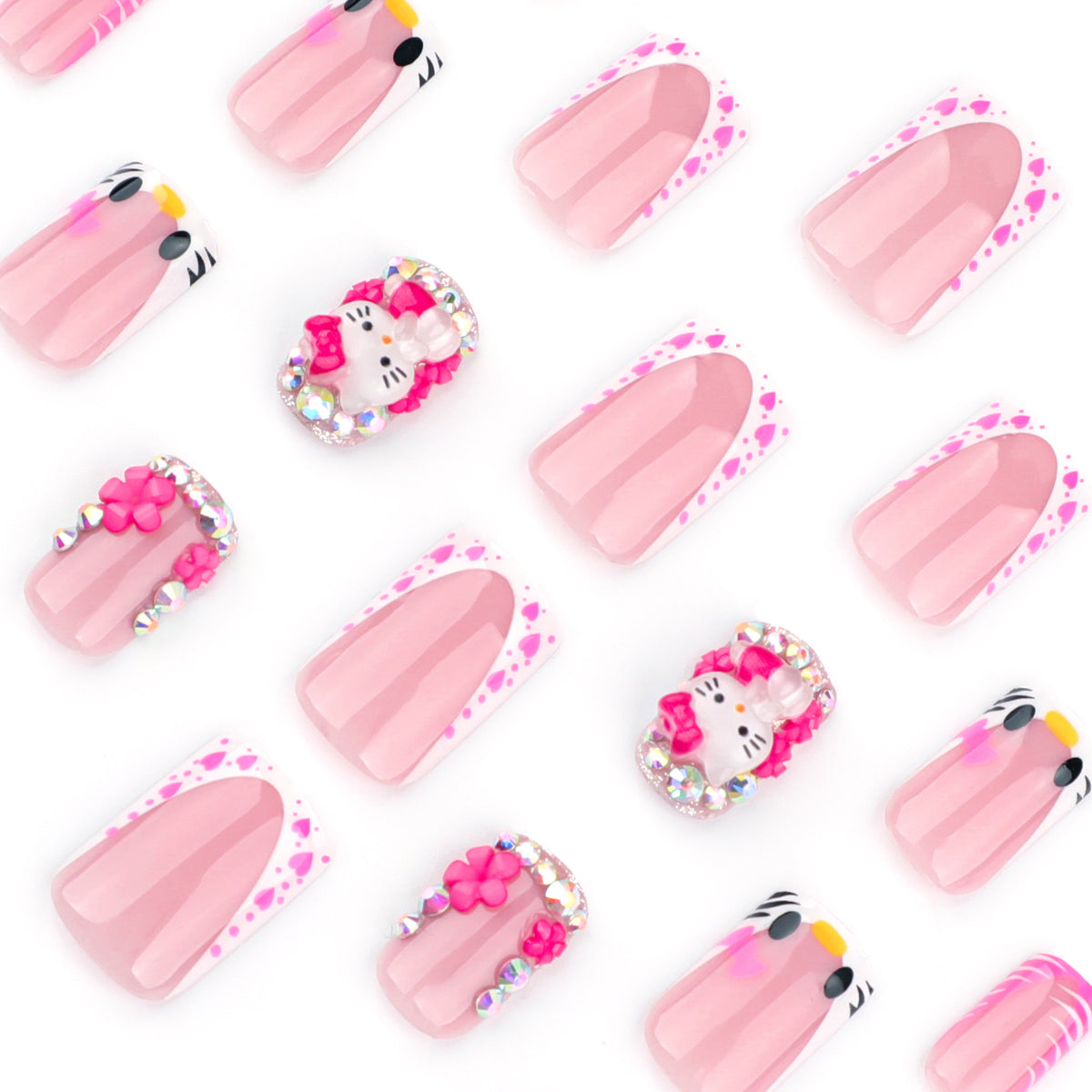 Kunstvolle Nagelkunst mit Tiermotiven und Glitzerakzenten Brehn