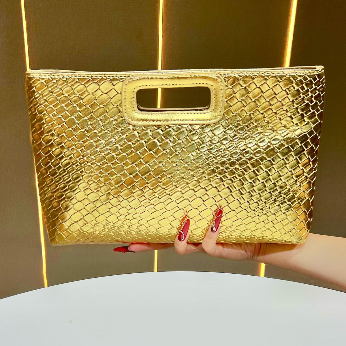 Strukturierte Metallic-Abend-Clutch