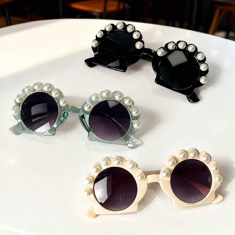 Perlenakzentuierte, von Vintage inspirierte Sonnenbrille Brehn