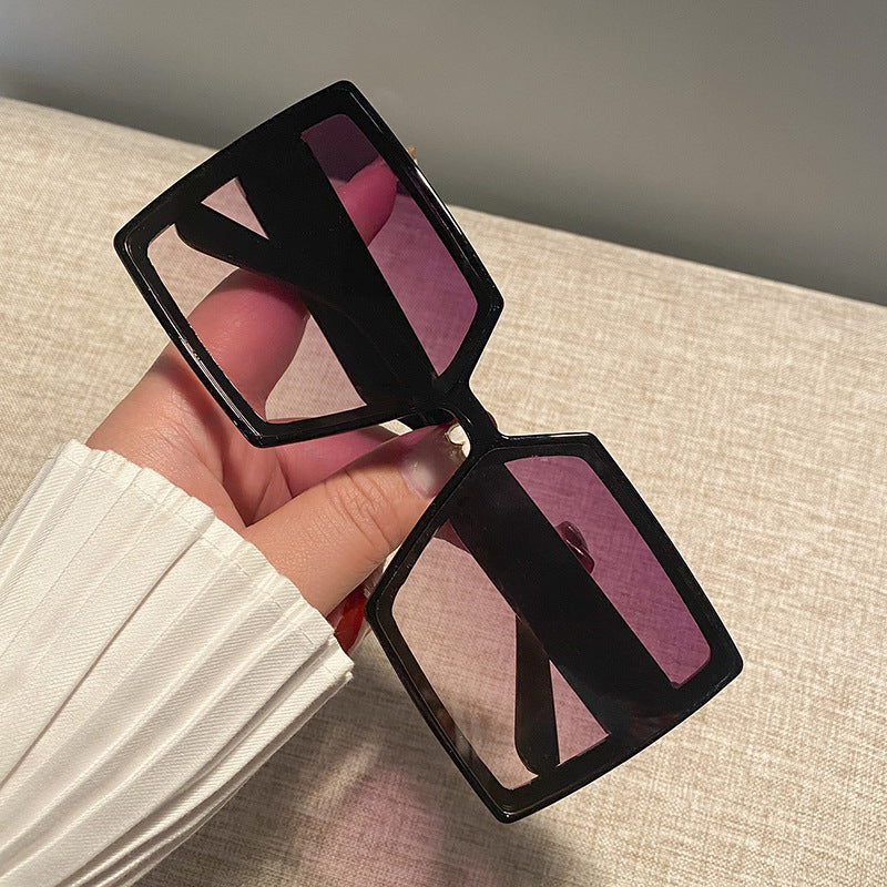 Damen quadratische Sonnenbrille mit robustem Rahmen und stylischem Design Brehn