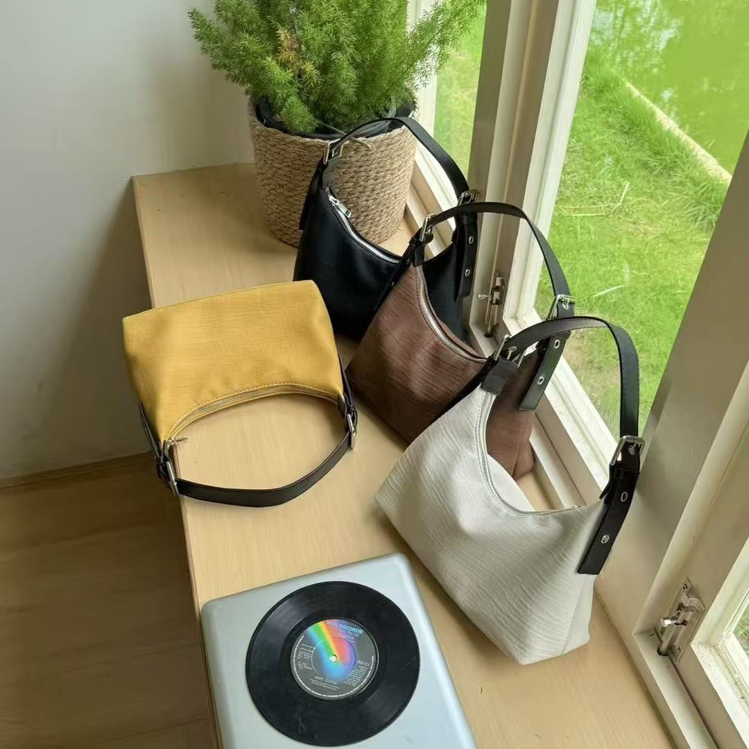 Minimalistische Umhängetasche